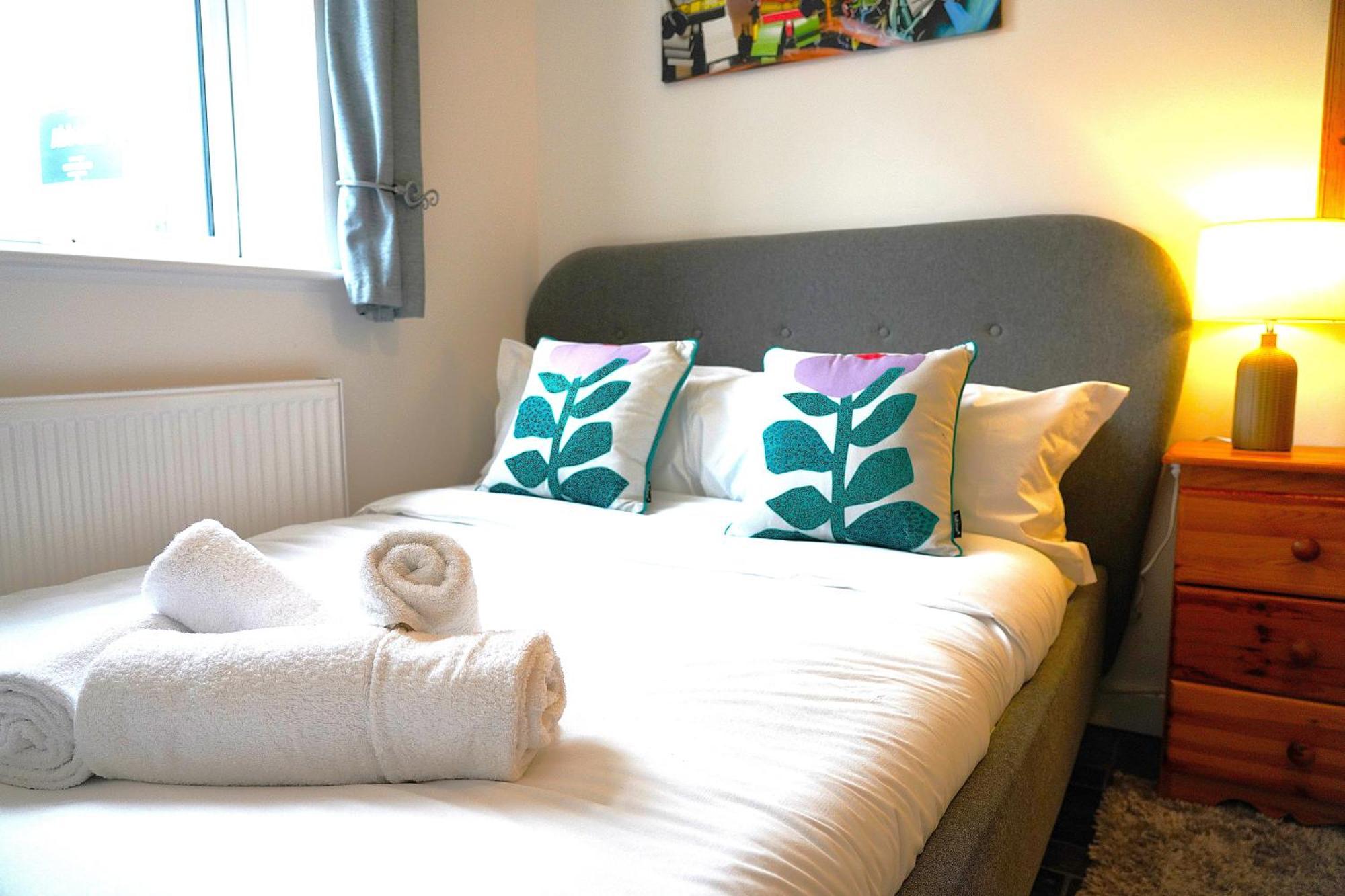 Sleeps 10, Free Parking, Close To Science Park, King Size Bed Milton  ภายนอก รูปภาพ