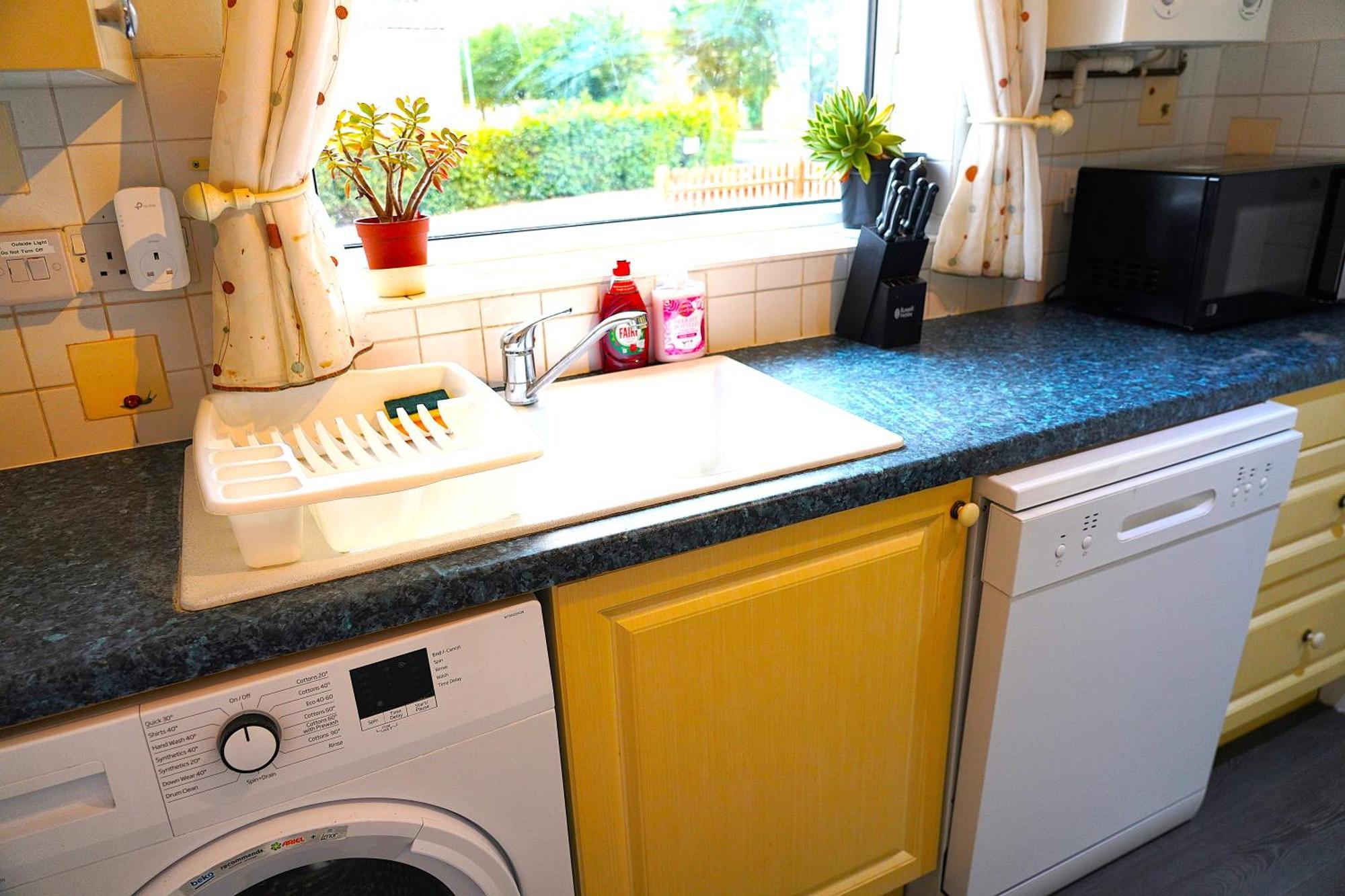 Sleeps 10, Free Parking, Close To Science Park, King Size Bed Milton  ภายนอก รูปภาพ