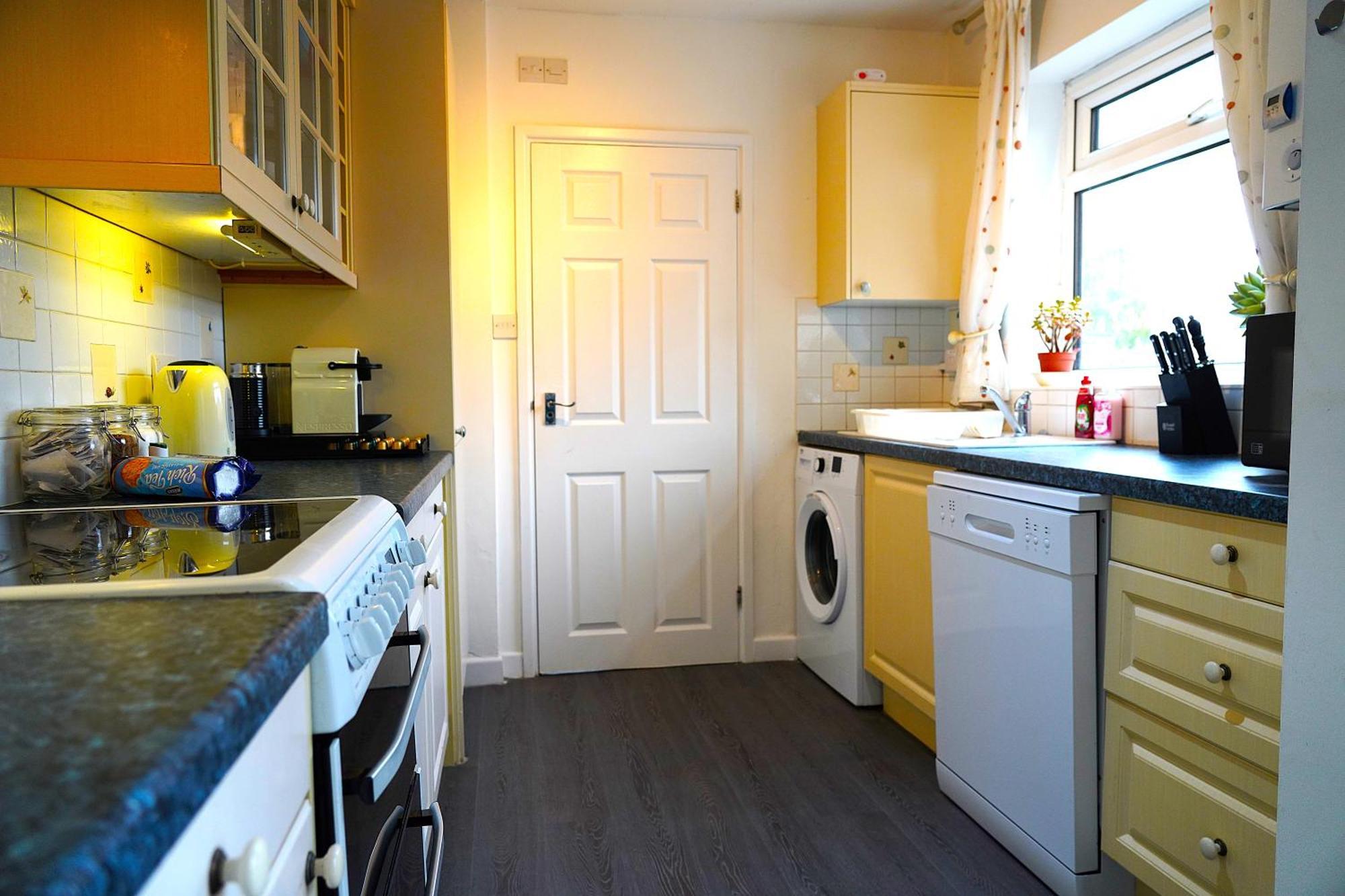 Sleeps 10, Free Parking, Close To Science Park, King Size Bed Milton  ภายนอก รูปภาพ