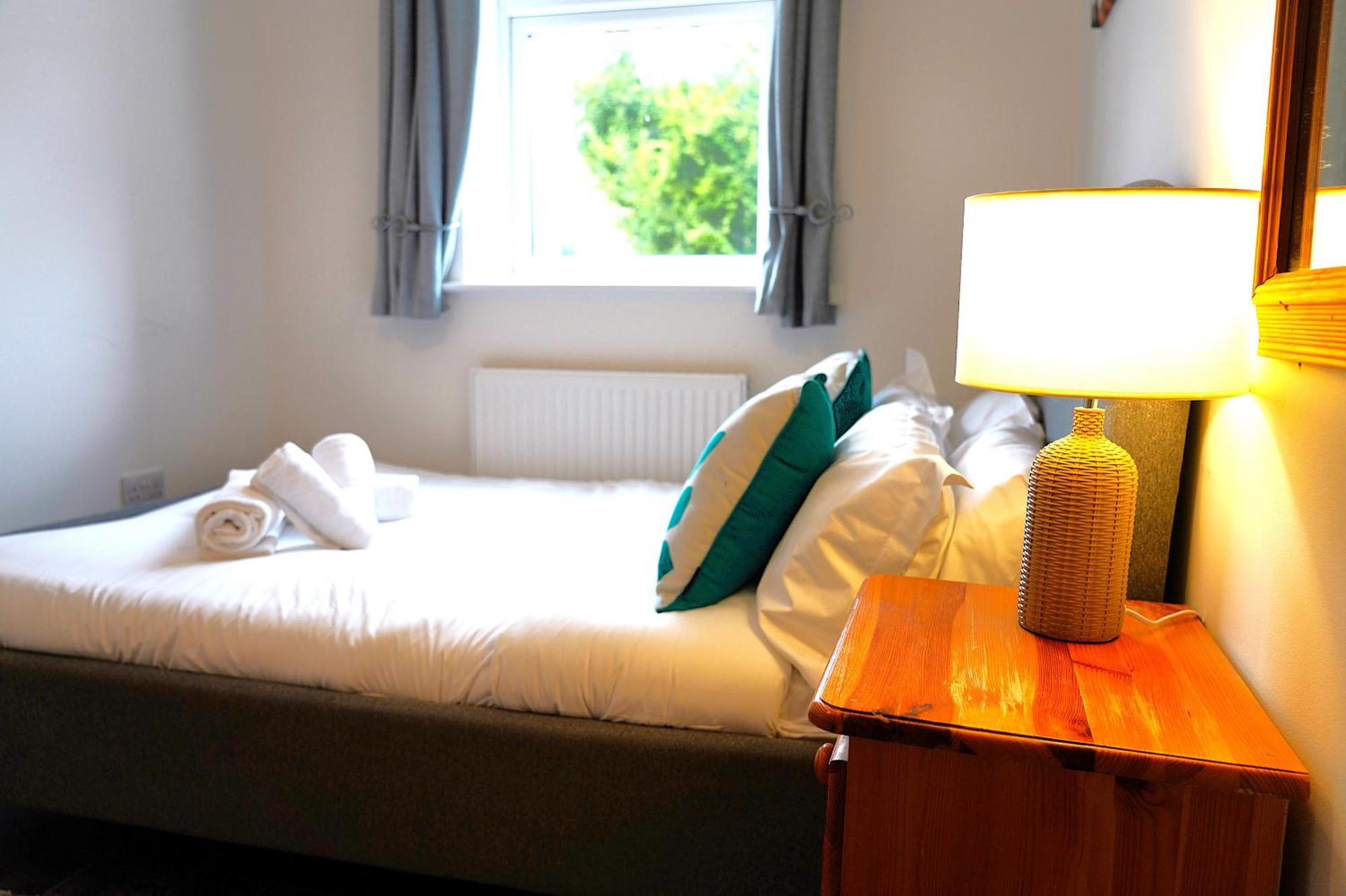 Sleeps 10, Free Parking, Close To Science Park, King Size Bed Milton  ภายนอก รูปภาพ